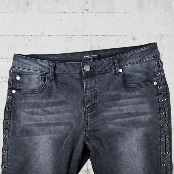 Romeo and Juliet Washed Black Eyelet Mid Rise Grunge Skinny Leg Jeans Size Large - Picture 3 of 8
